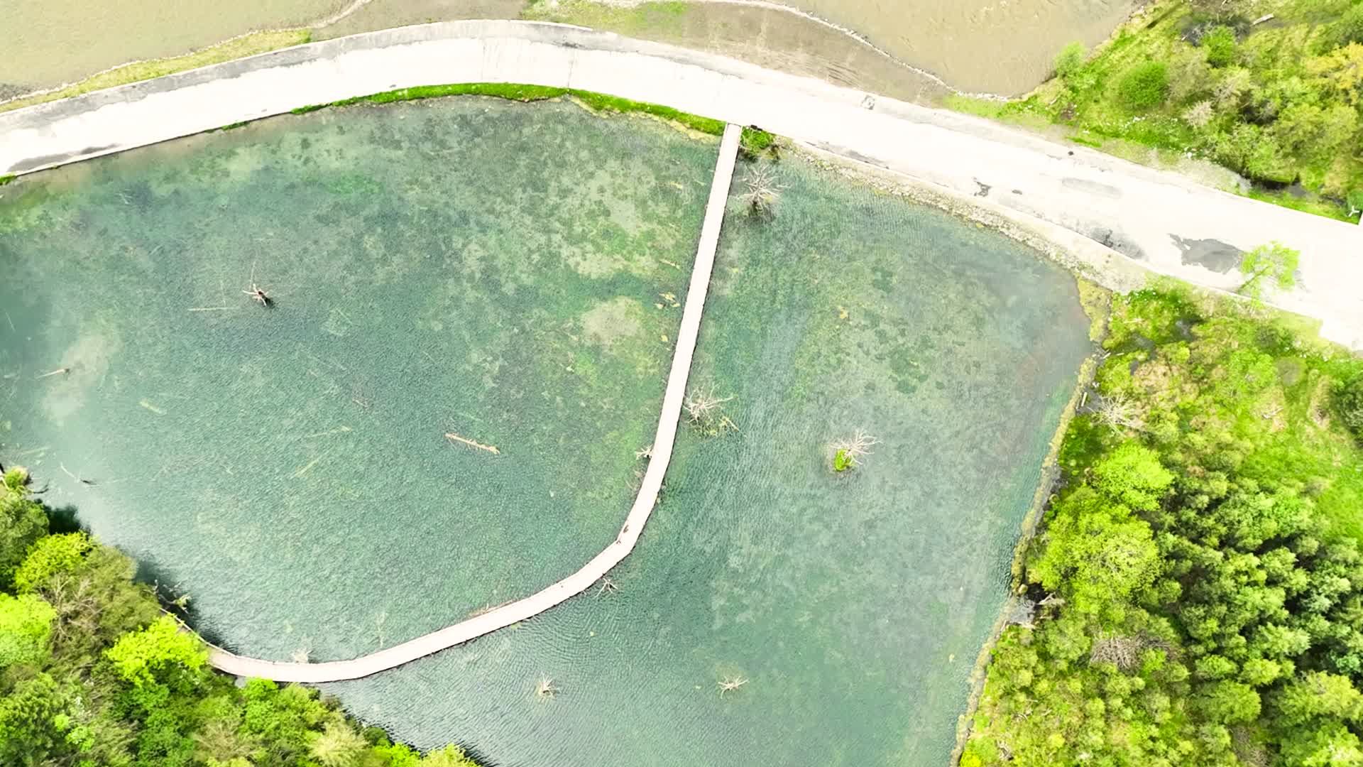 4K无人机航拍四川阿坝州毕棚沟唯美风光视频的预览图