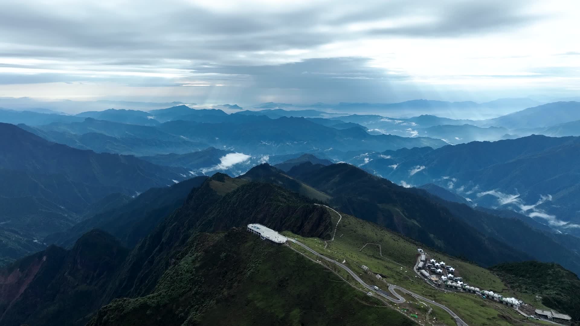 4K航拍四川雅安市牛背山自然风光视频的预览图