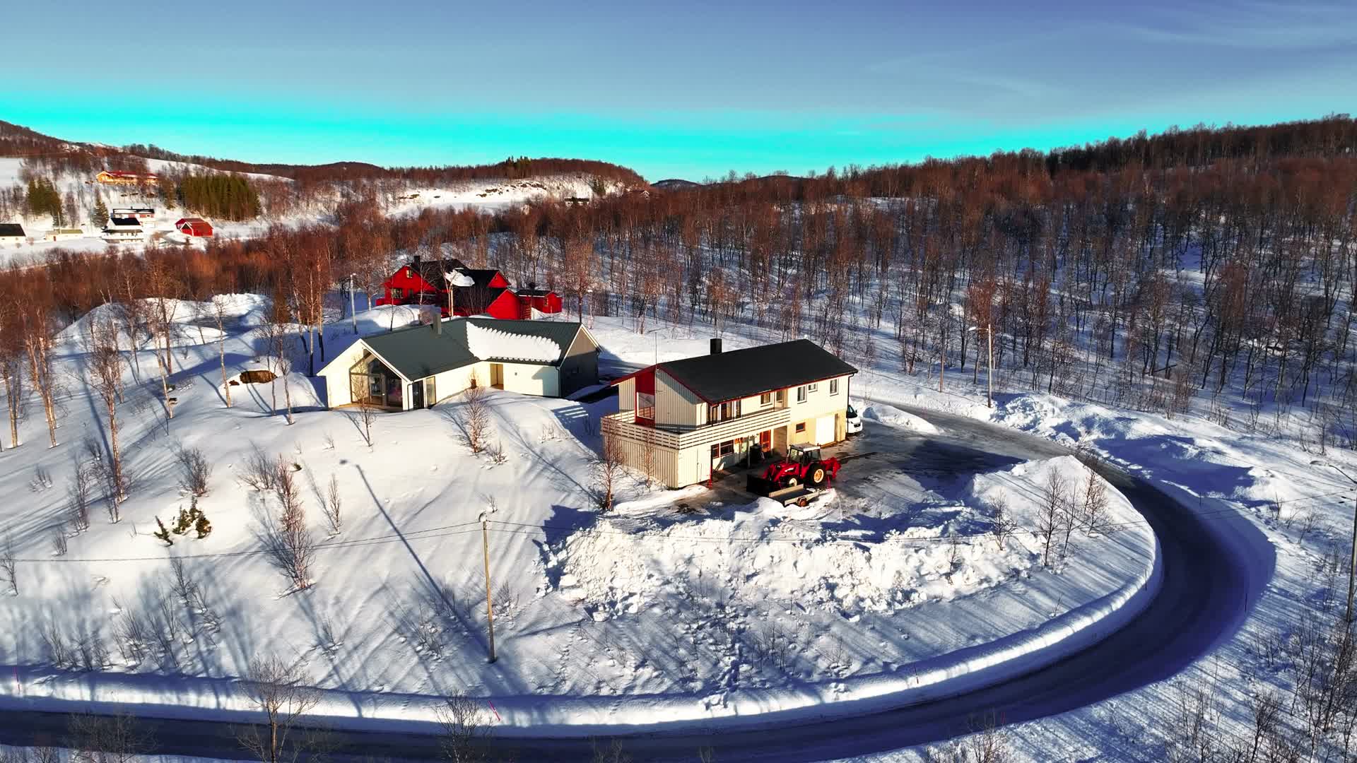 4K航拍北欧挪威芬斯内斯雪景风光视频的预览图