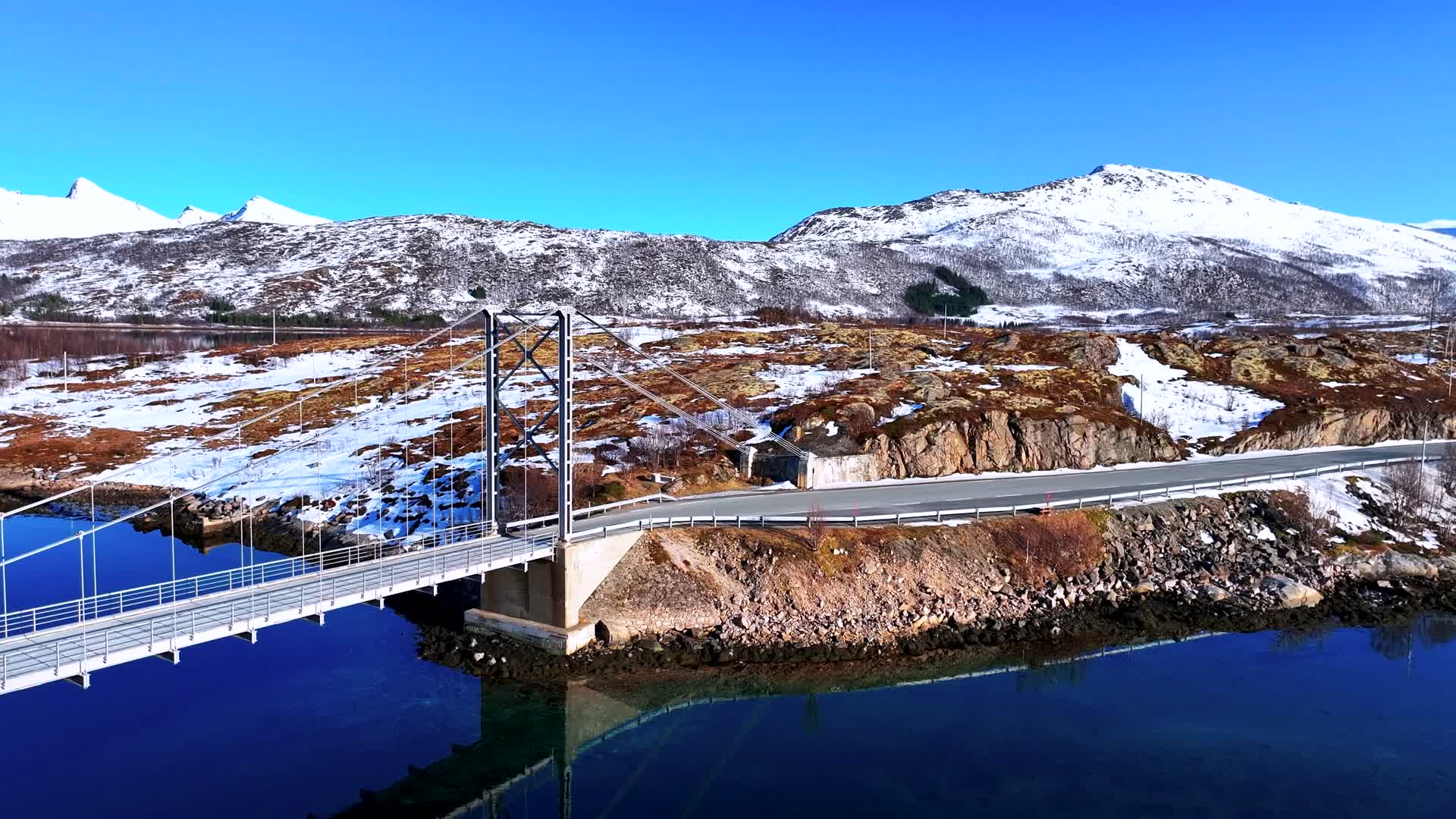 4K航拍挪威塞尼亚岛无限风光雪景视频的预览图