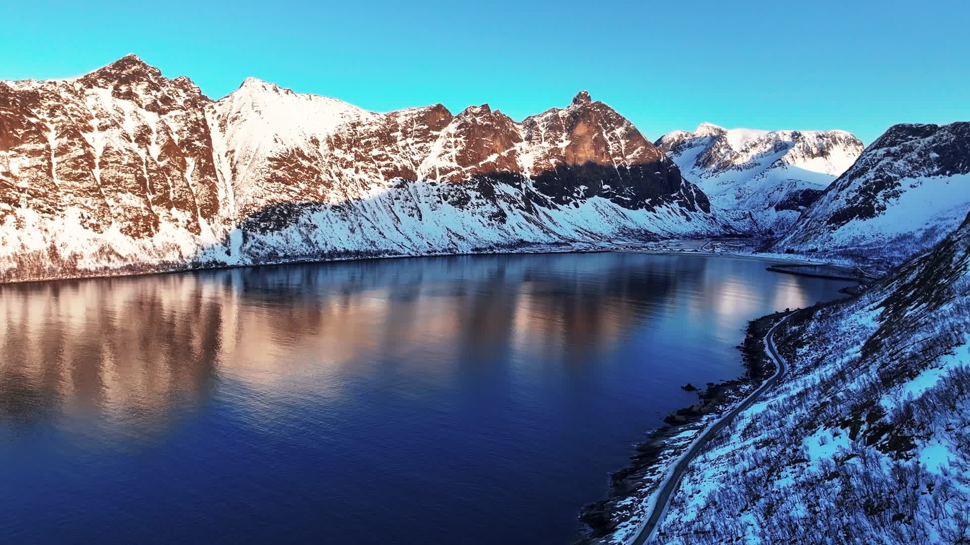 4K航拍挪威塞尼亚岛无限自然美景视频的预览图