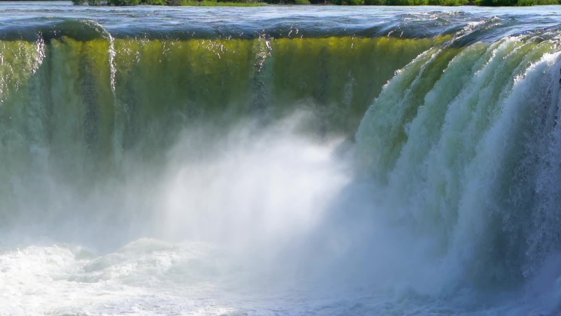 牡丹江镜泊湖吊水楼瀑布4K视频的预览图