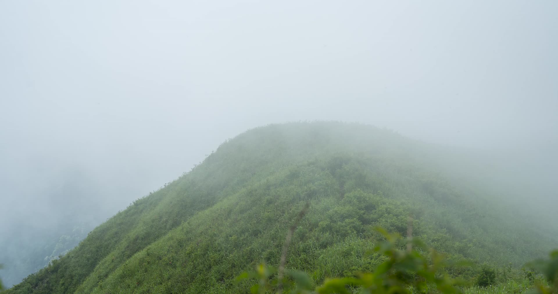 武功山的雾横屏视频的预览图