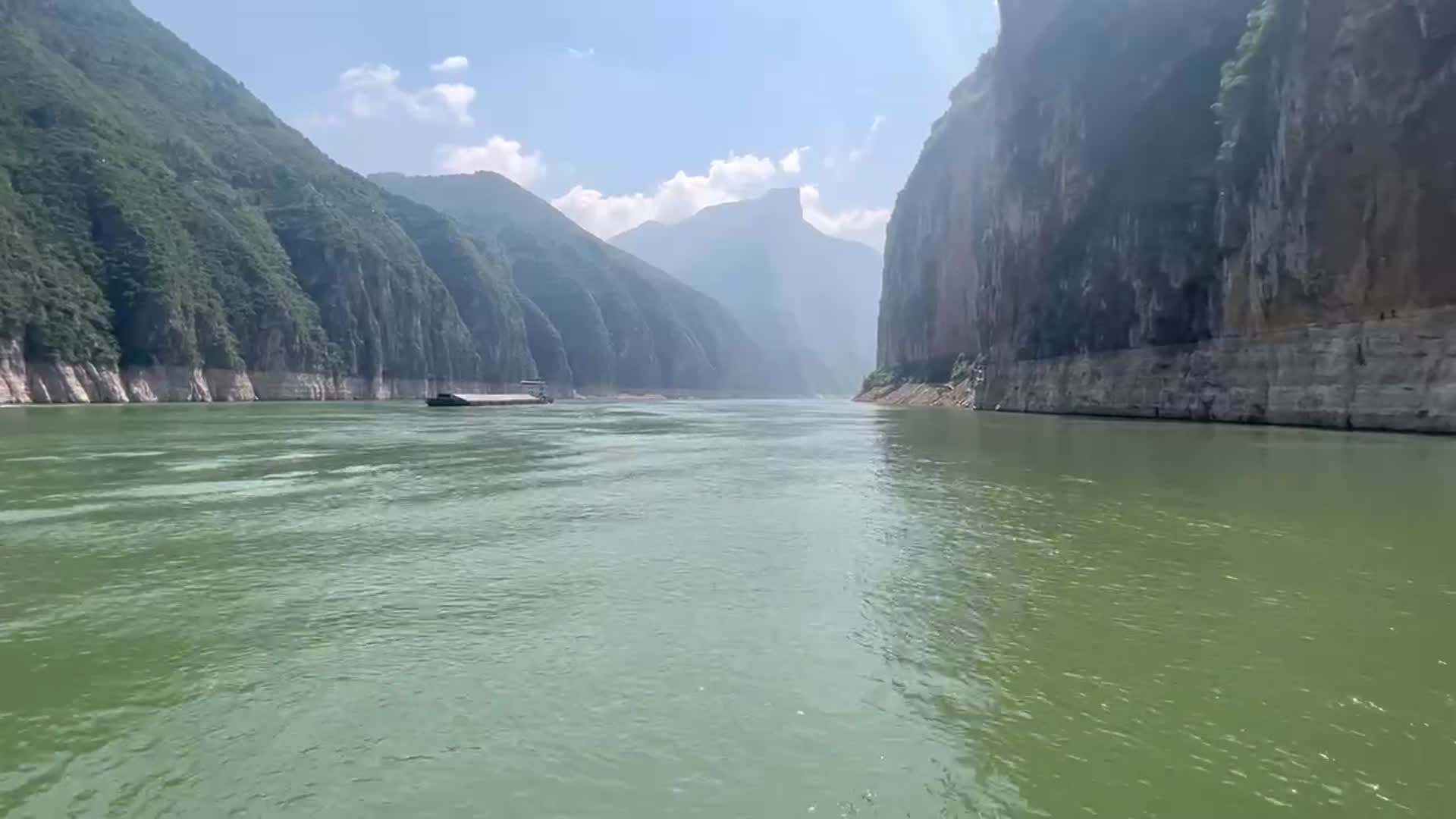 瞿塘峡自然风光视频的预览图