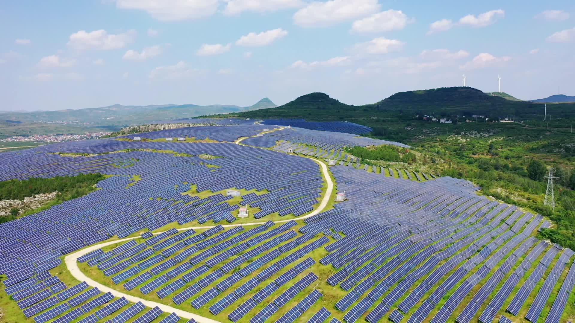 太阳能光伏发电站视频的预览图