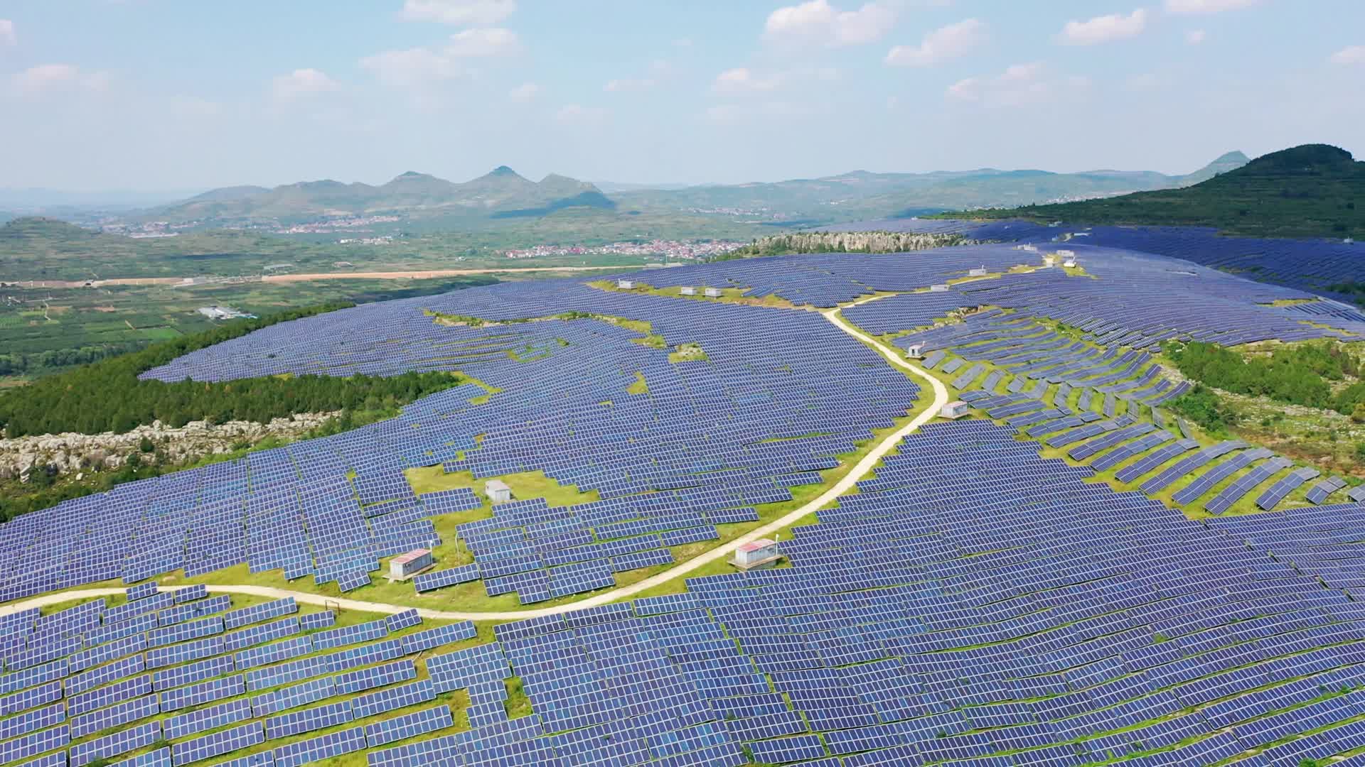 太阳能光伏发电站视频的预览图