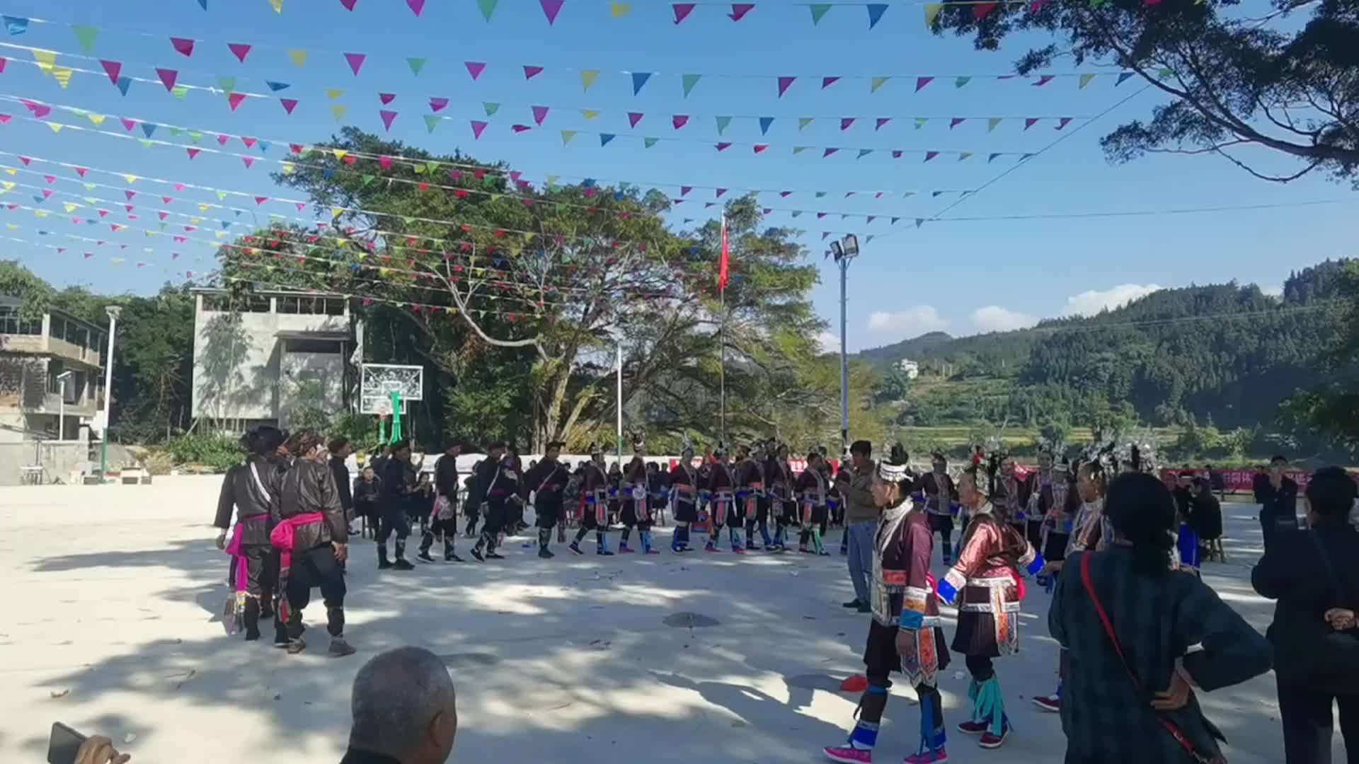侗族狂欢节视频的预览图