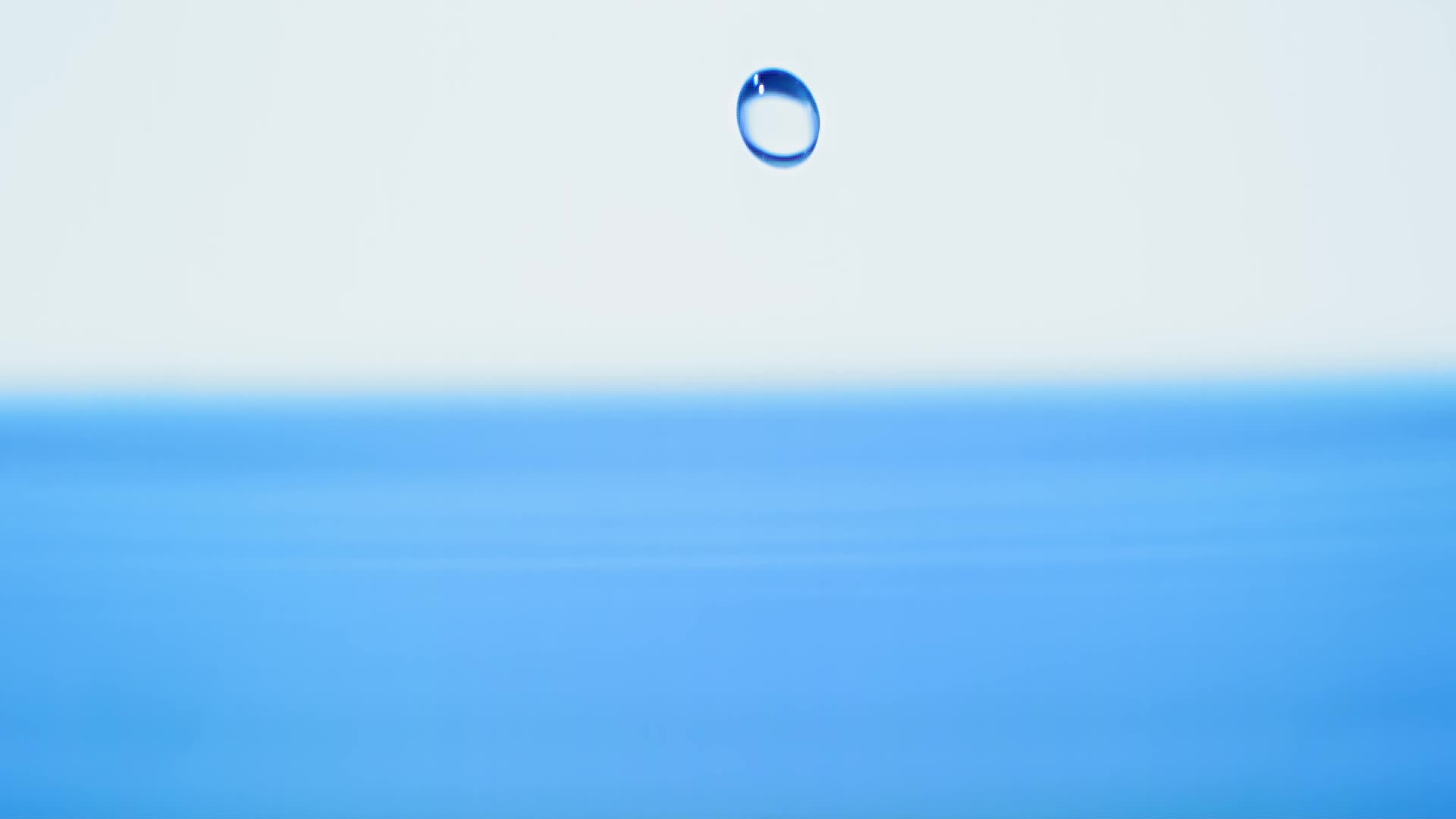 微距水滴细节拍摄视频视频的预览图