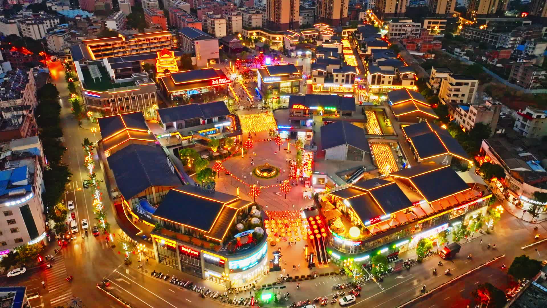 云南红河弥勒市环城北路文昌街夜景灯光航拍视频的预览图