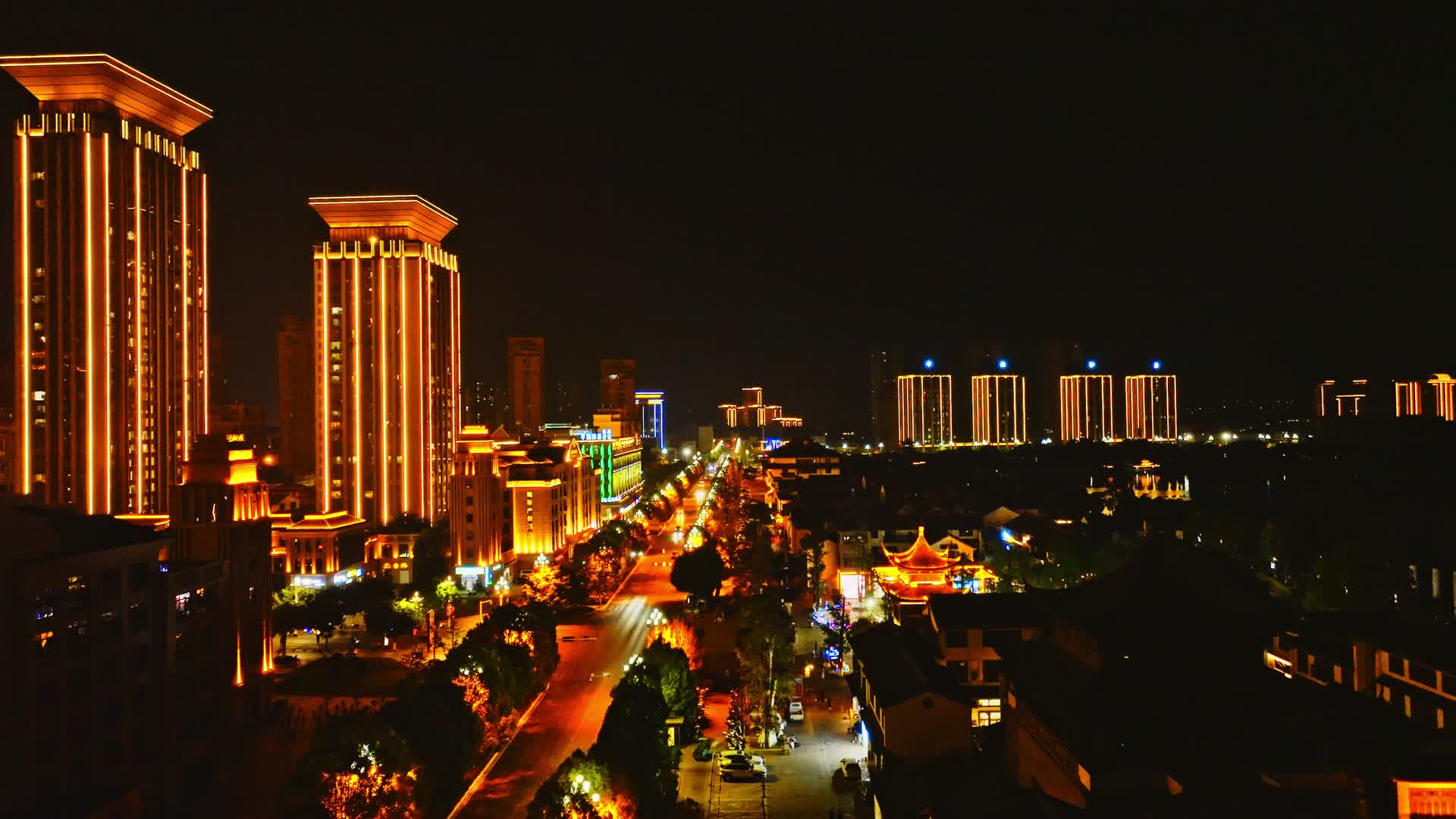 云南红河弥勒市福地半岛艺丰广场夜景航拍视频的预览图