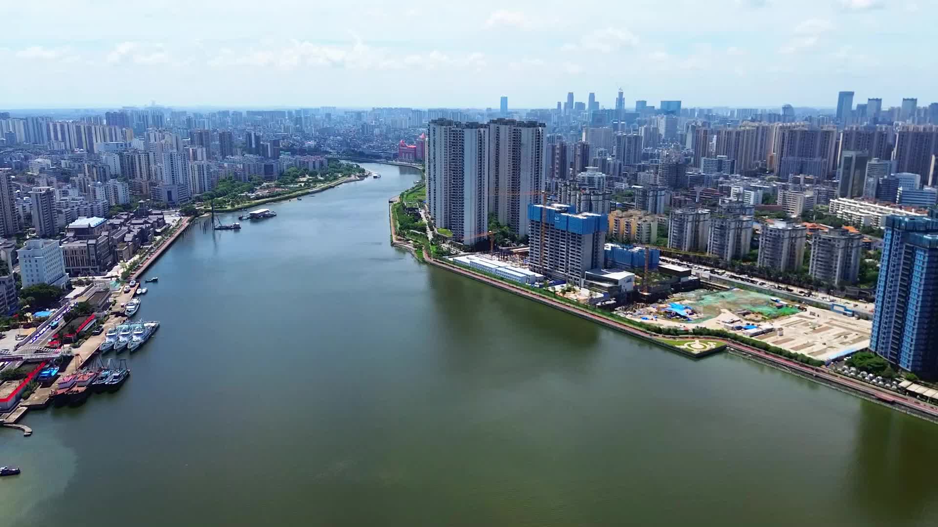 海南海口市城市风光无人机航拍视频的预览图