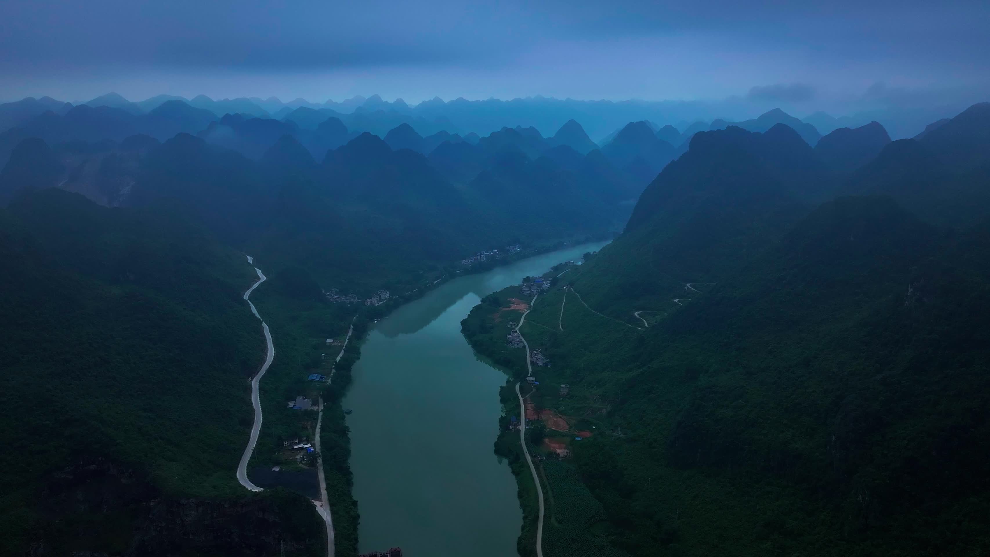 广西河池大化县最美山水画美景视频的预览图