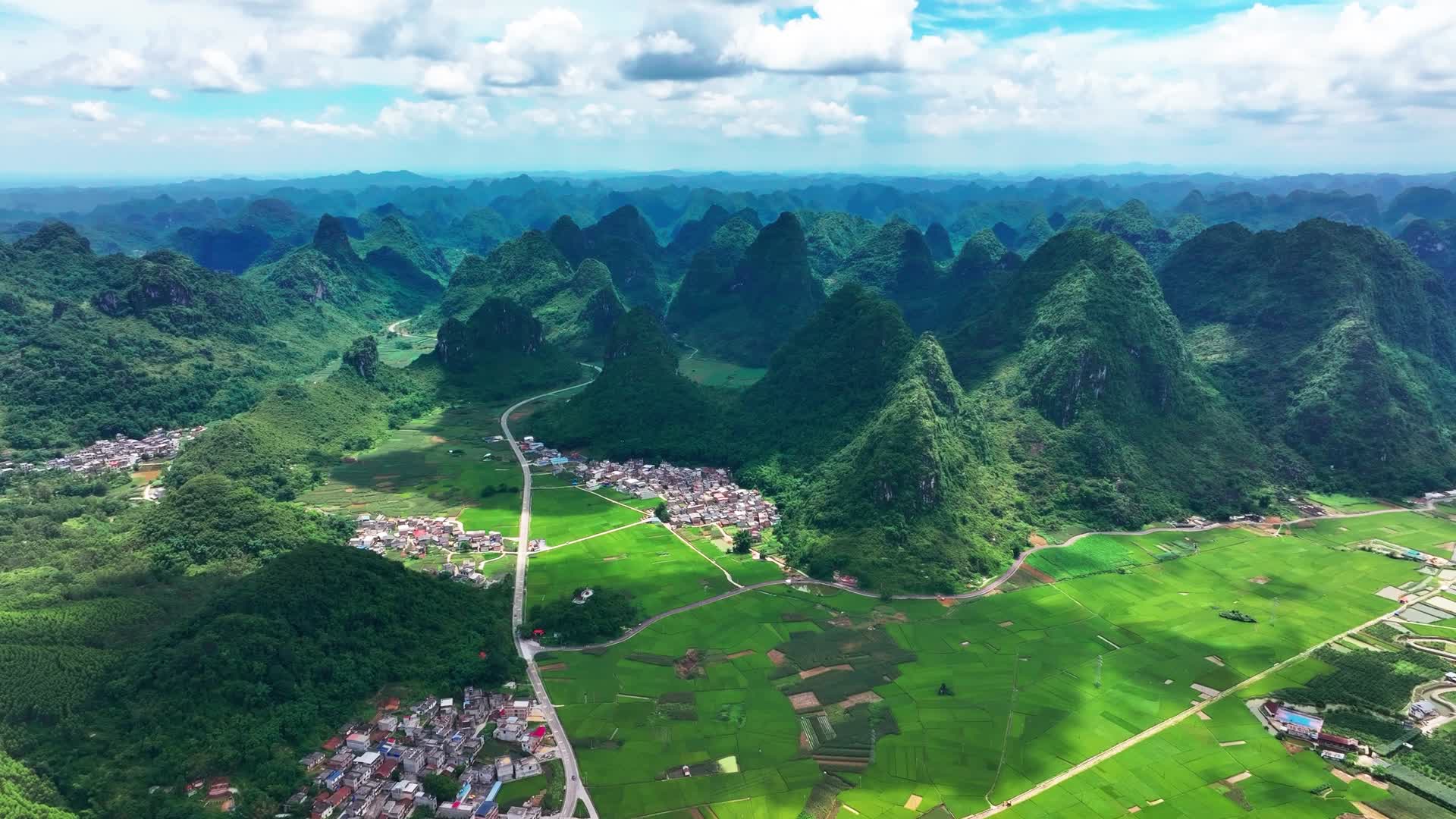 4K广西南宁马山县喀斯特地貌自然美景视频的预览图