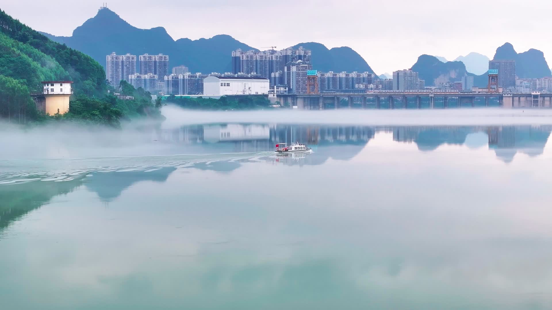 4K航拍广西河池马山县自然美景视频的预览图