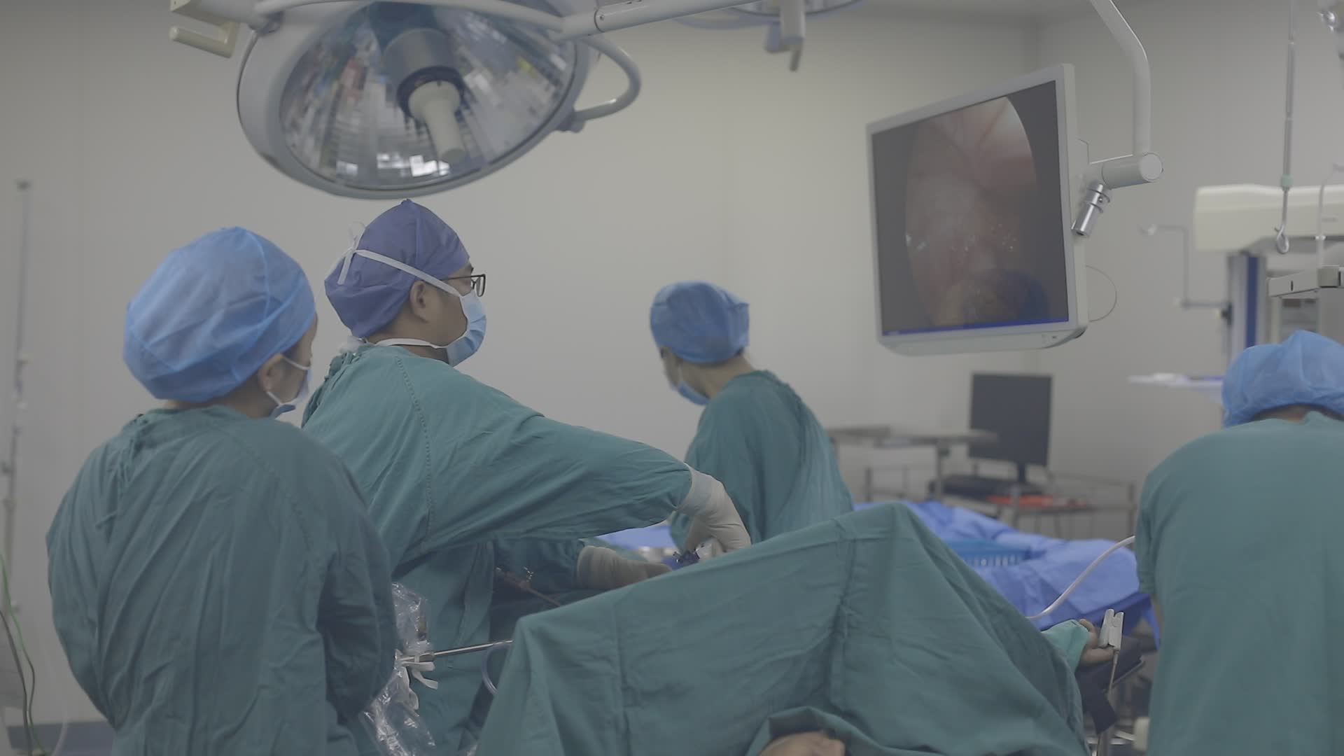 医生做手术视频的预览图