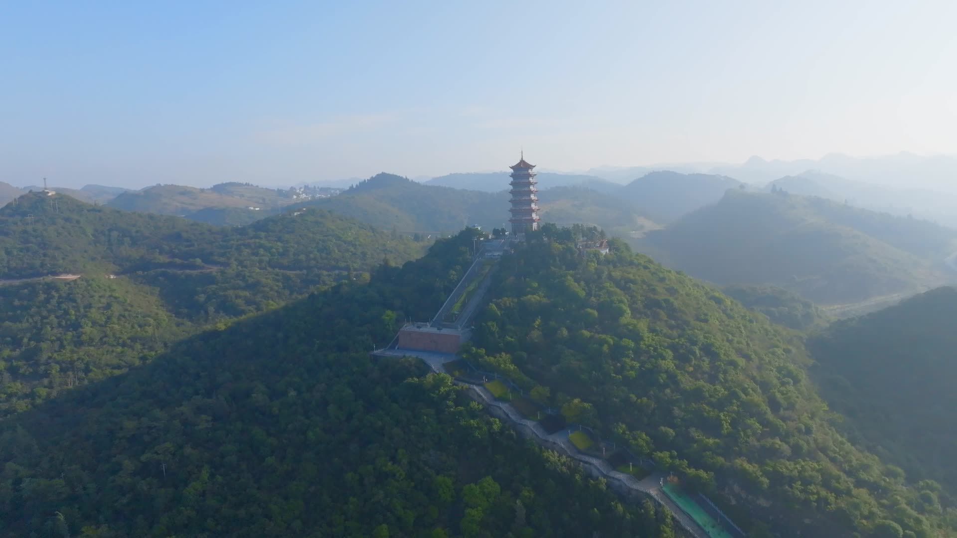 云南省文山壮族苗族自治州东山公园古塔航拍视频的预览图
