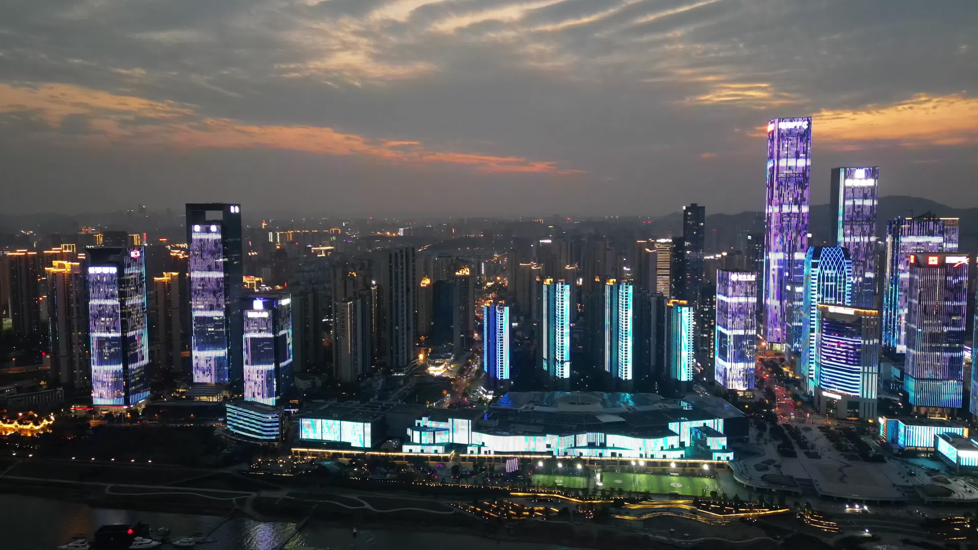 长沙金融中心湘江风光夜景航拍3视频的预览图