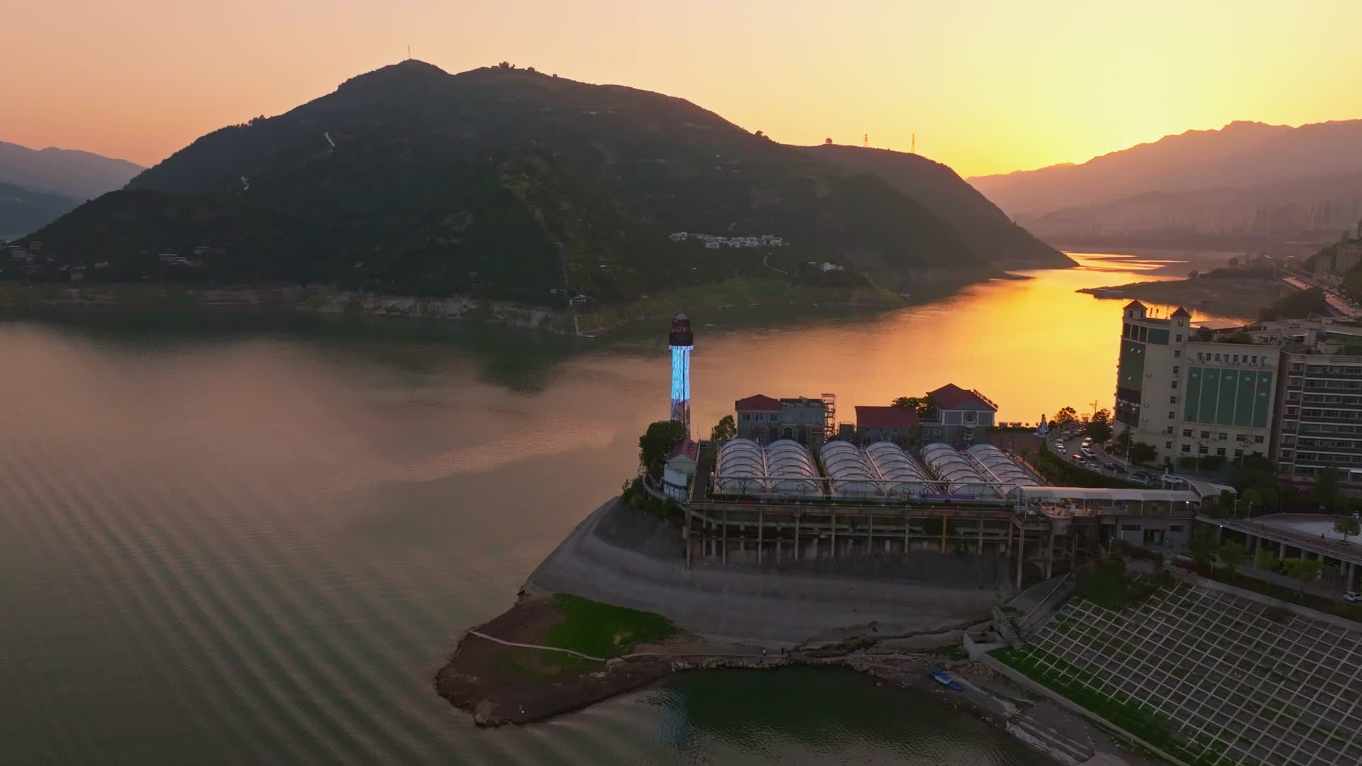 奉节县日落逆光夕阳视频的预览图