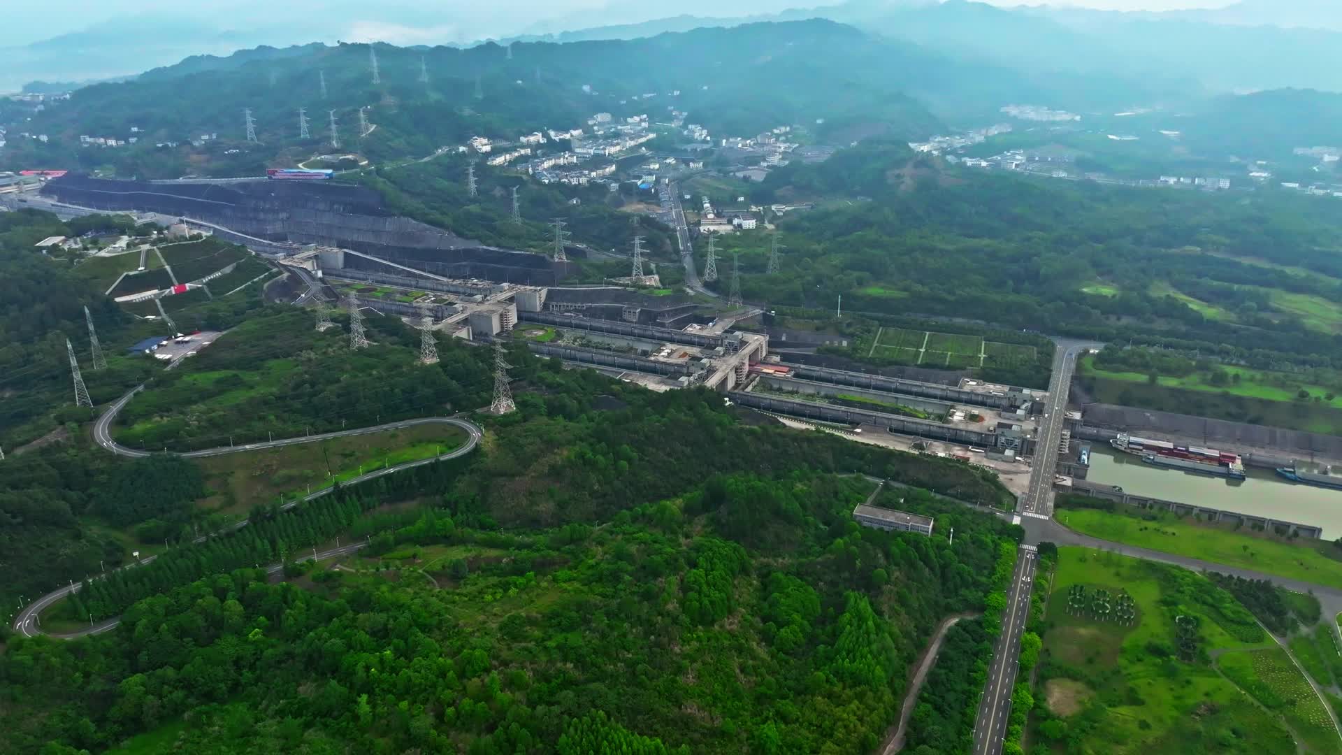三峡大坝船闸视频的预览图