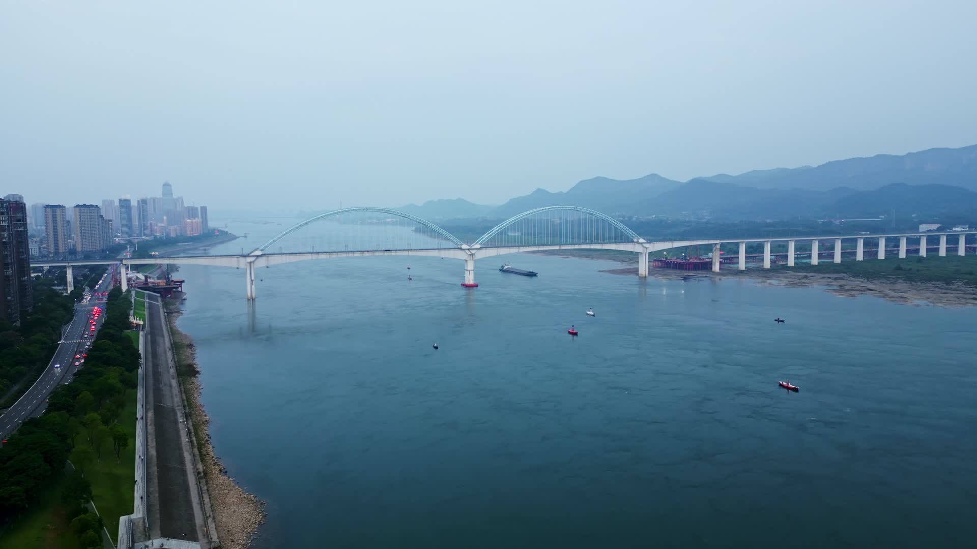宜昌宁蓉铁路跨江大桥视频的预览图