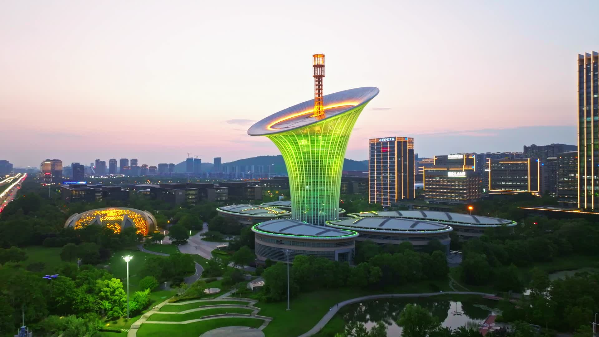 武汉未来科技城视频的预览图
