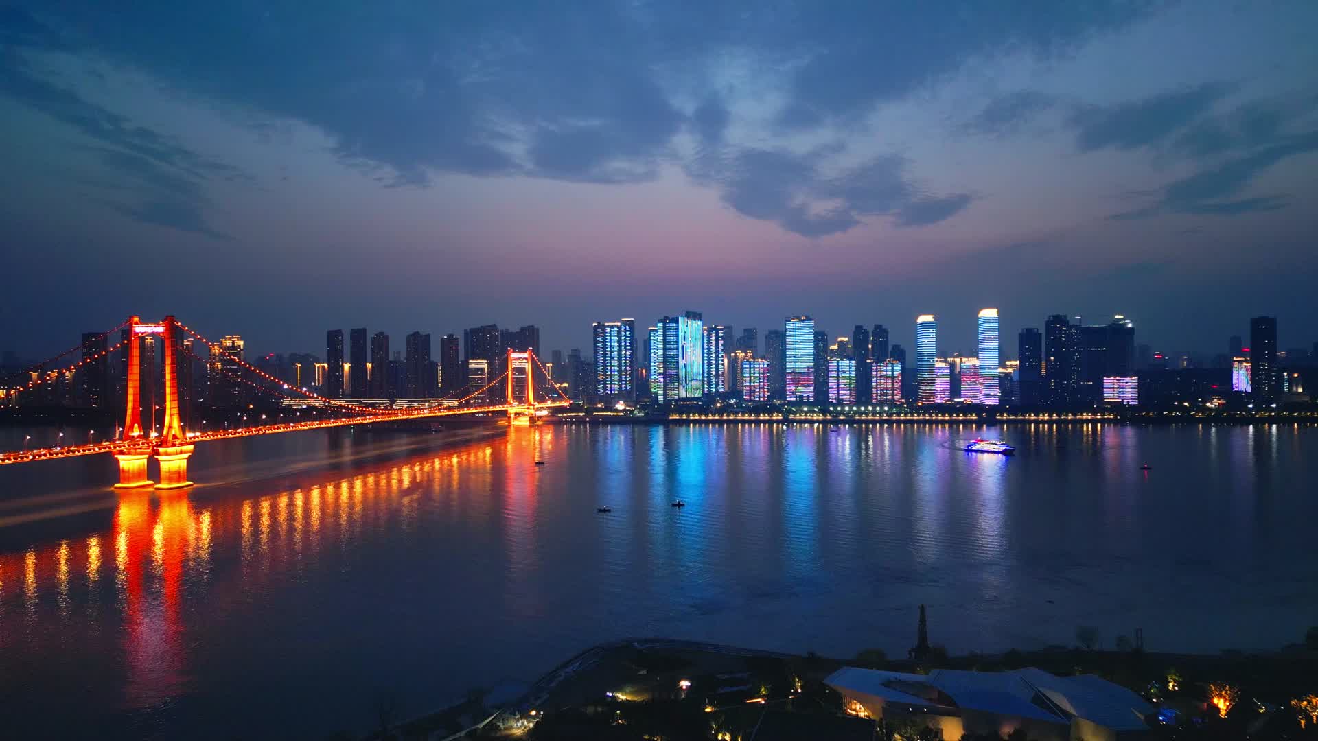 武汉城市夜景航拍视频的预览图