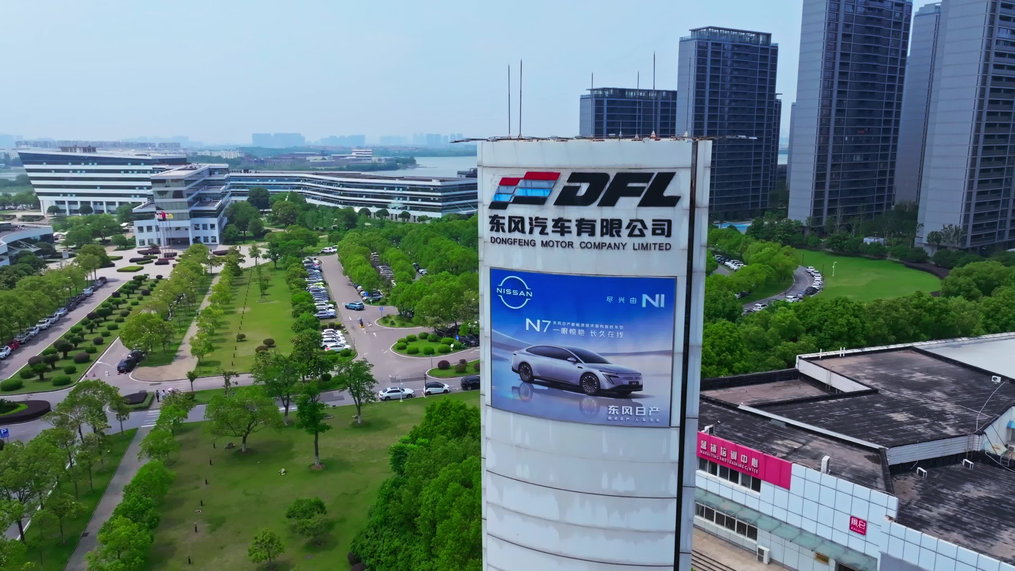 武汉东风汽车有限公司视频的预览图