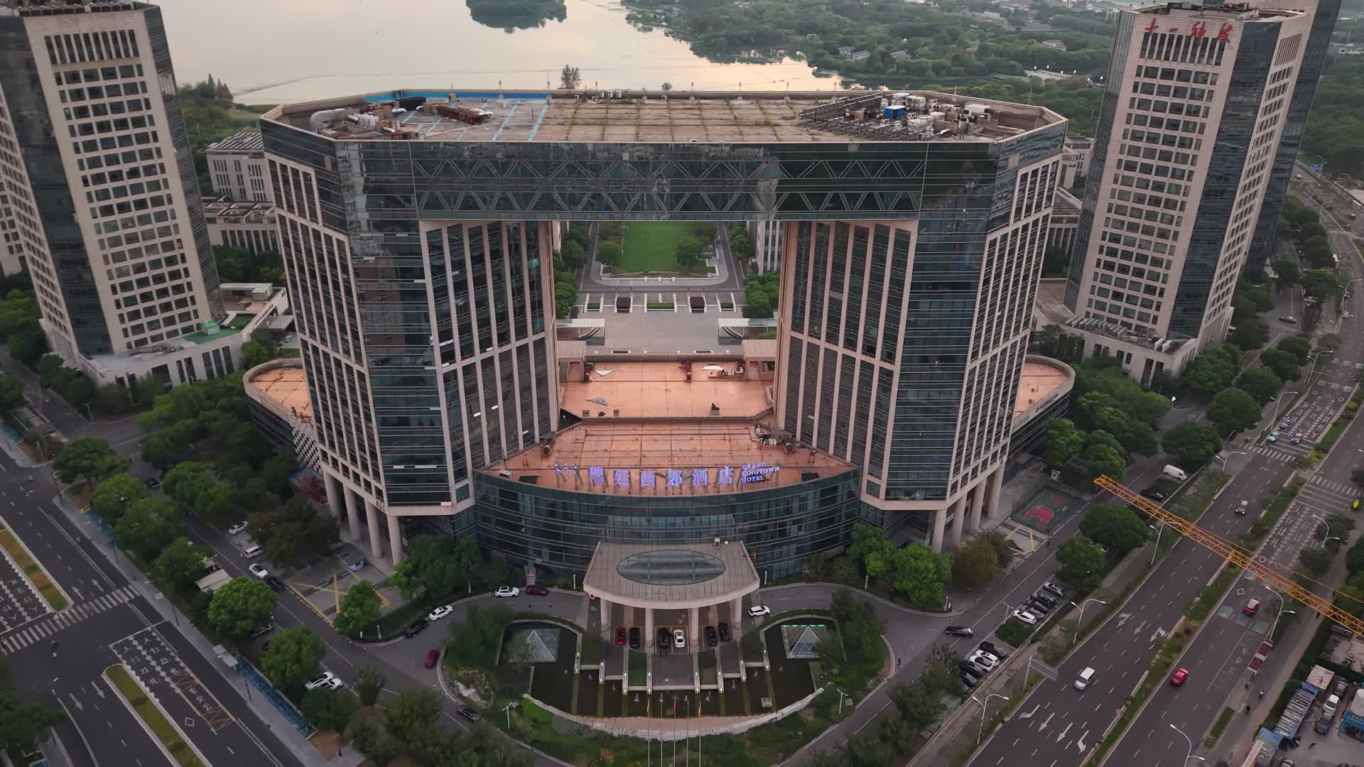 无锡太湖城市航拍自然风光城市风光视频的预览图