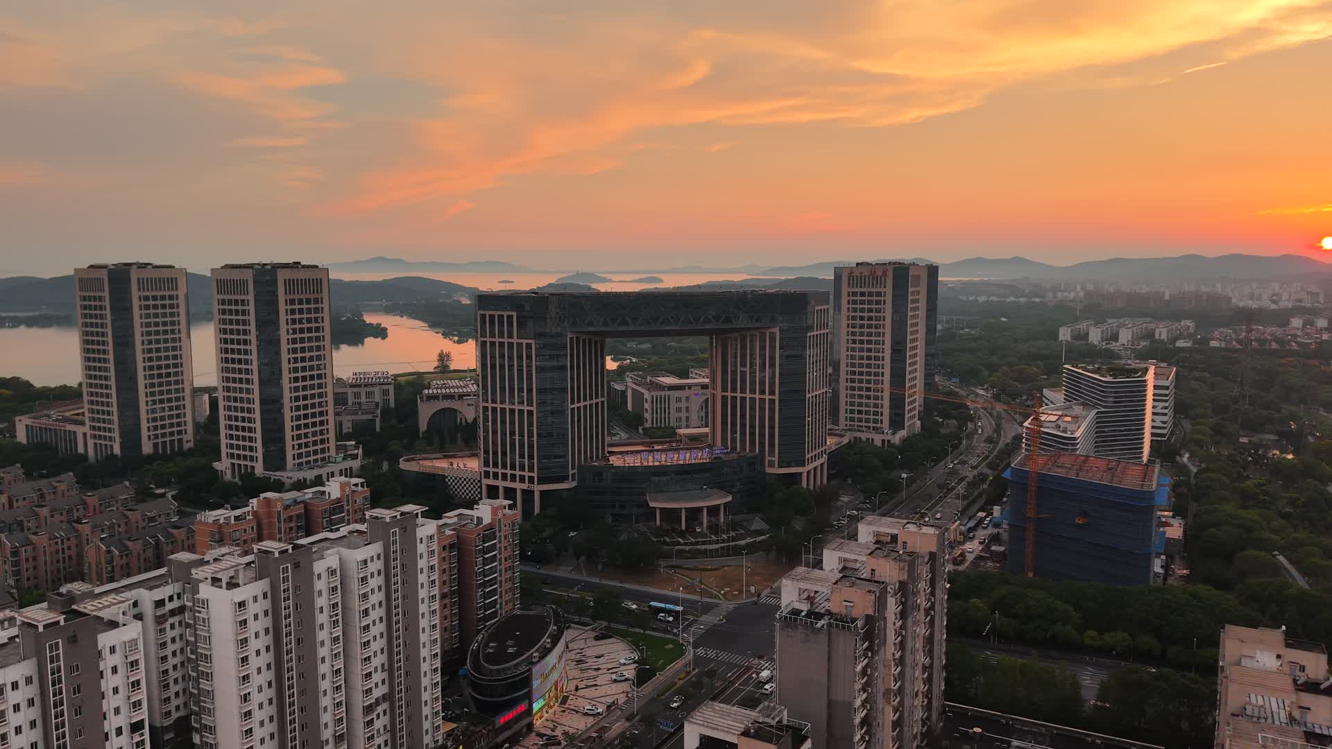 无锡太湖城市航拍自然风光城市风光视频的预览图