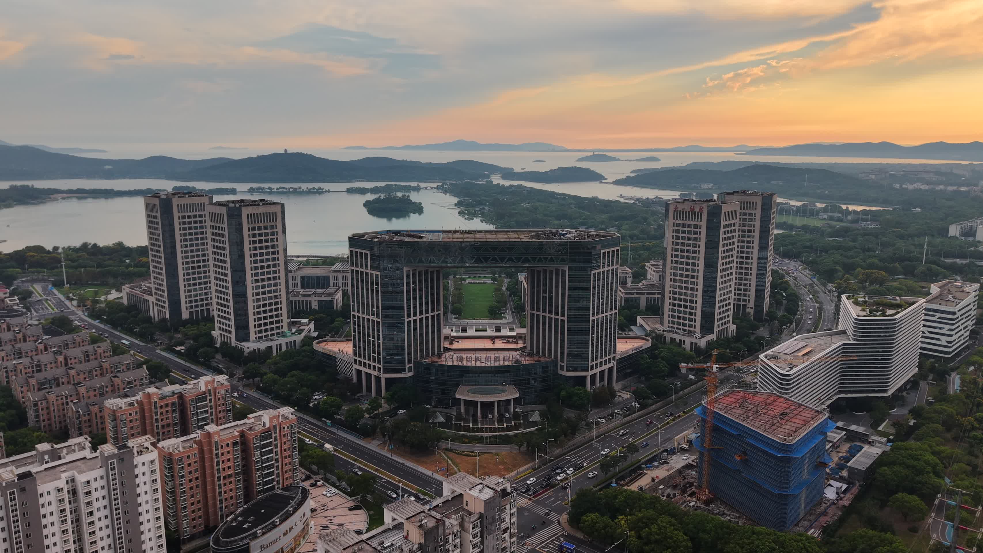 无锡太湖城市航拍自然风光城市风光视频的预览图