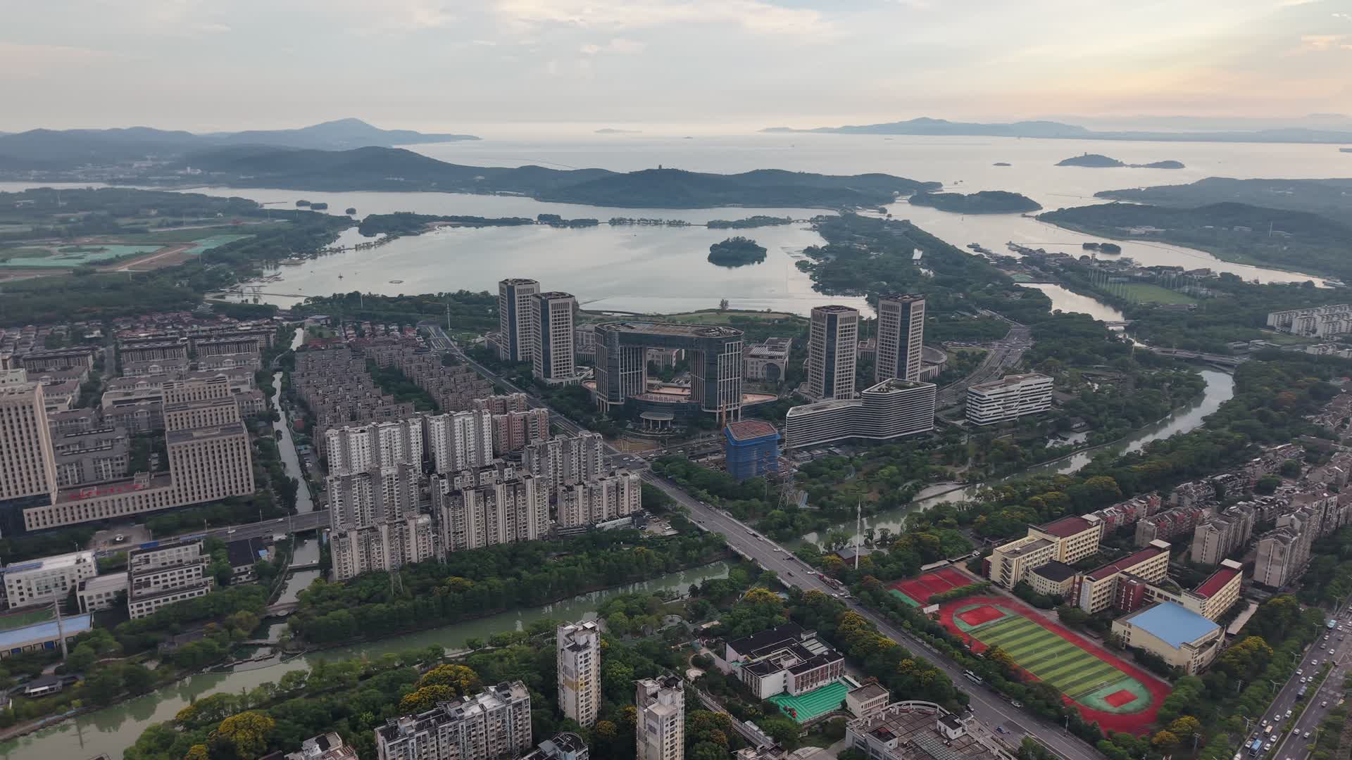无锡太湖城市航拍自然风光城市风光视频的预览图
