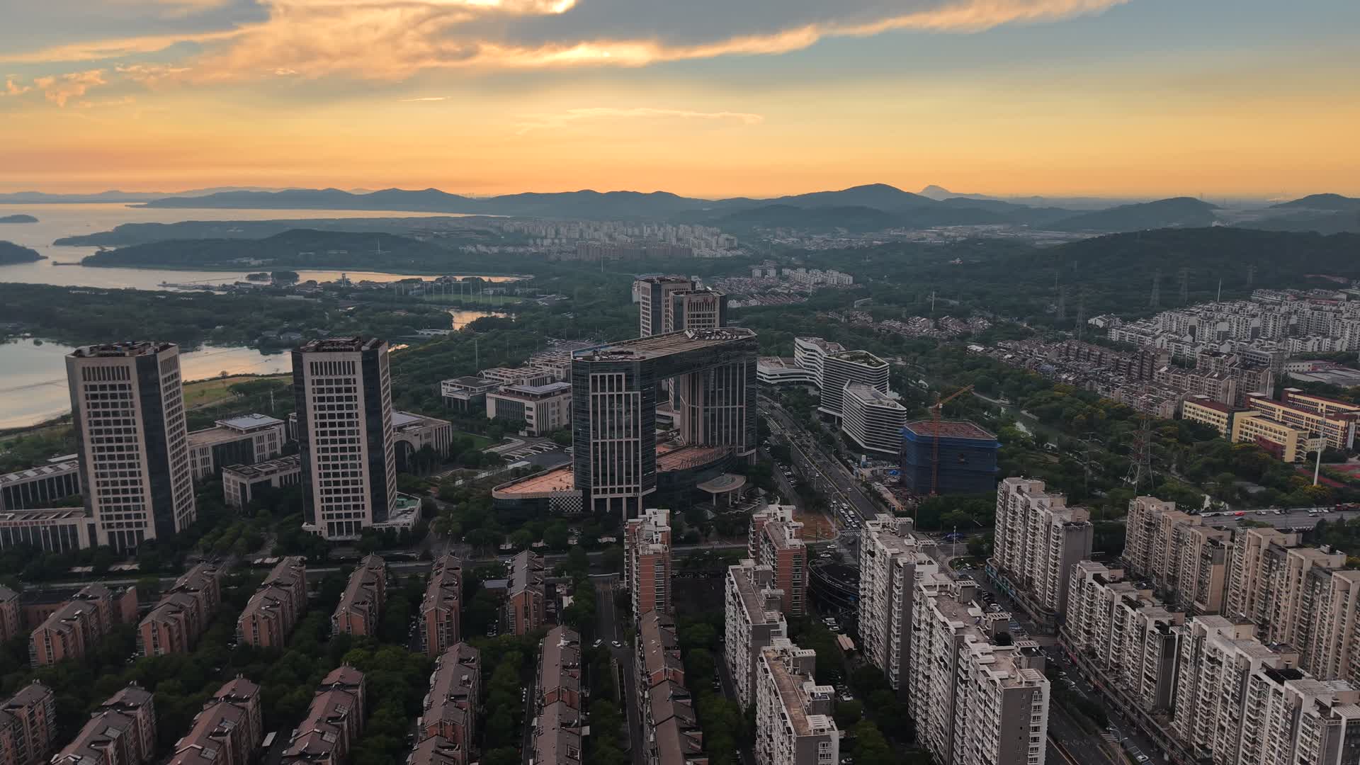 无锡太湖城市航拍自然风光城市风光视频的预览图