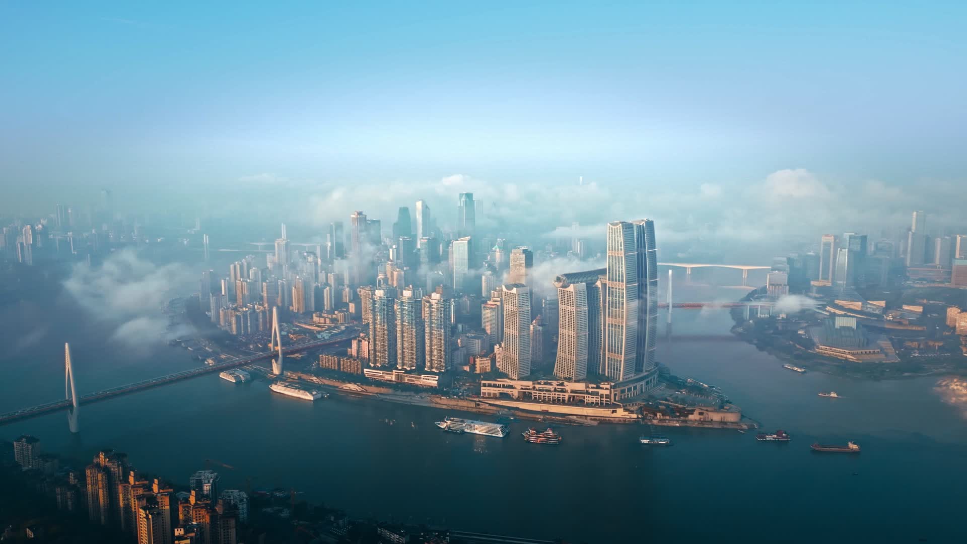 最新重庆来福士平流雾1视频的预览图