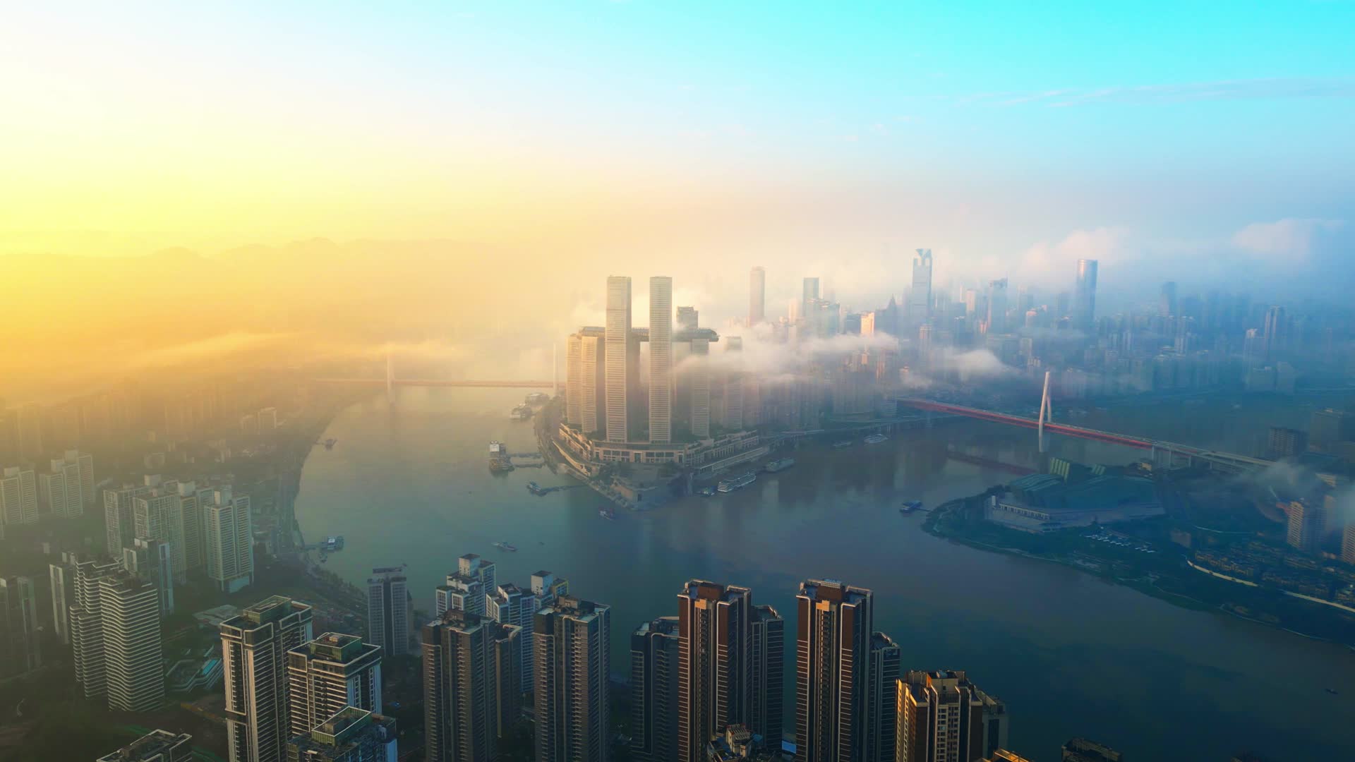 最新重庆全景来福士平流雾6视频的预览图