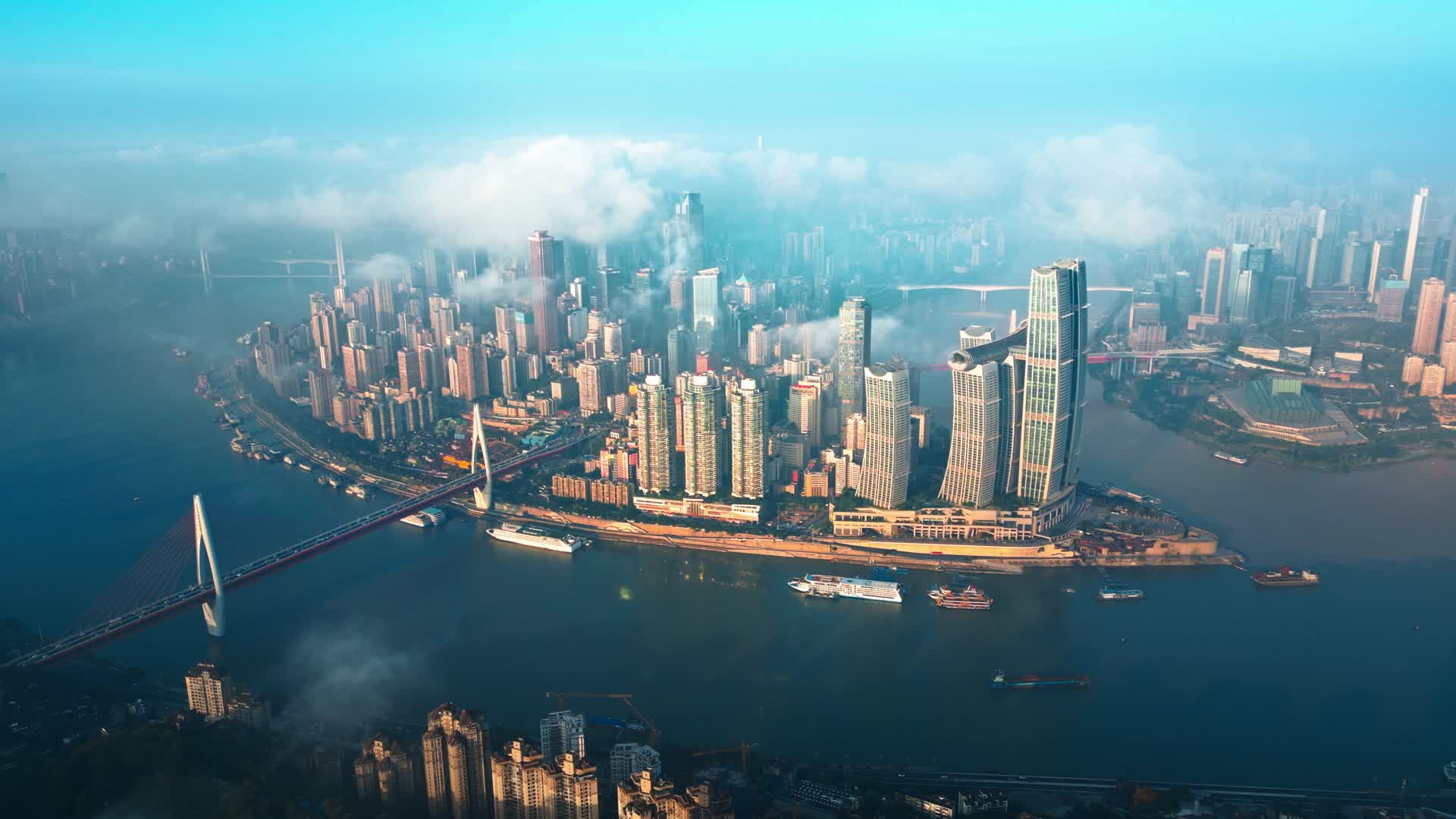 最新重庆全景来福士平流雾4视频的预览图