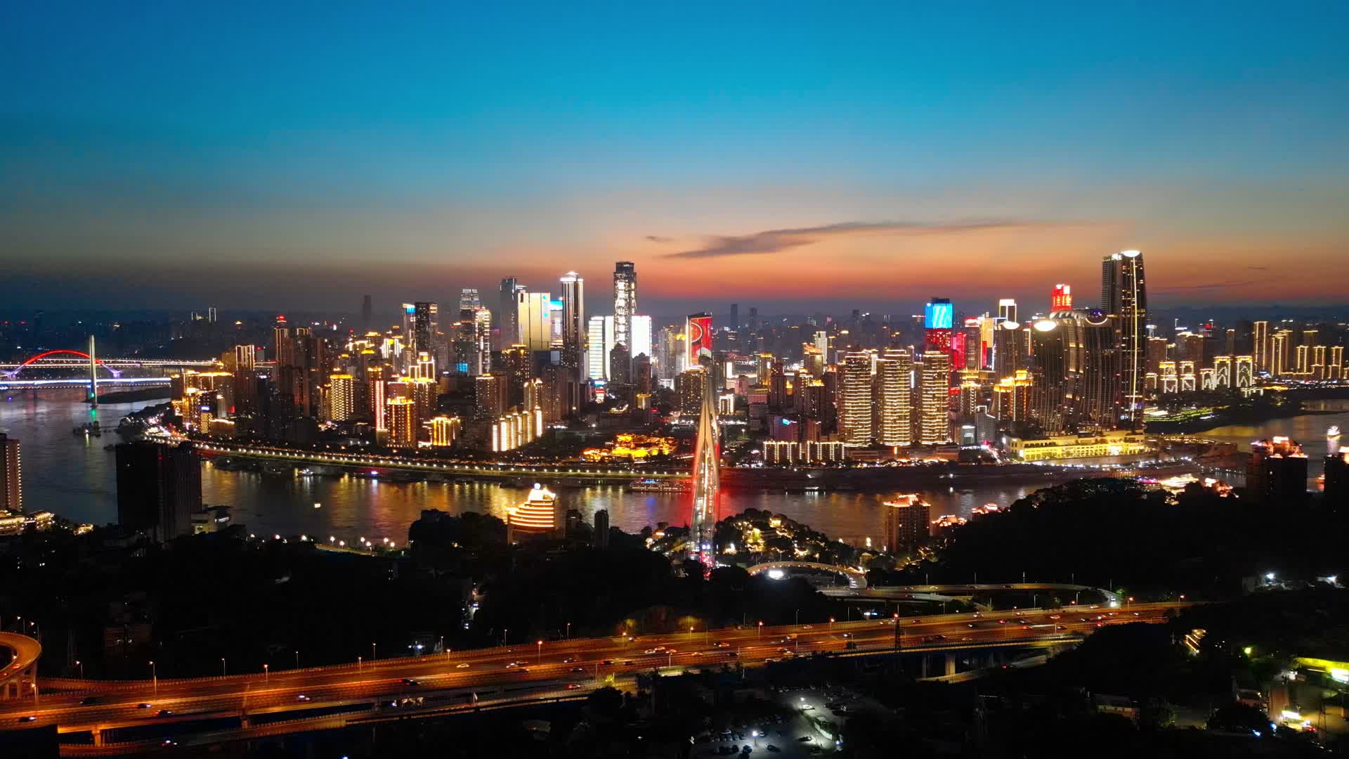 重庆渝中区夜景日落晚霞万家灯火视频的预览图