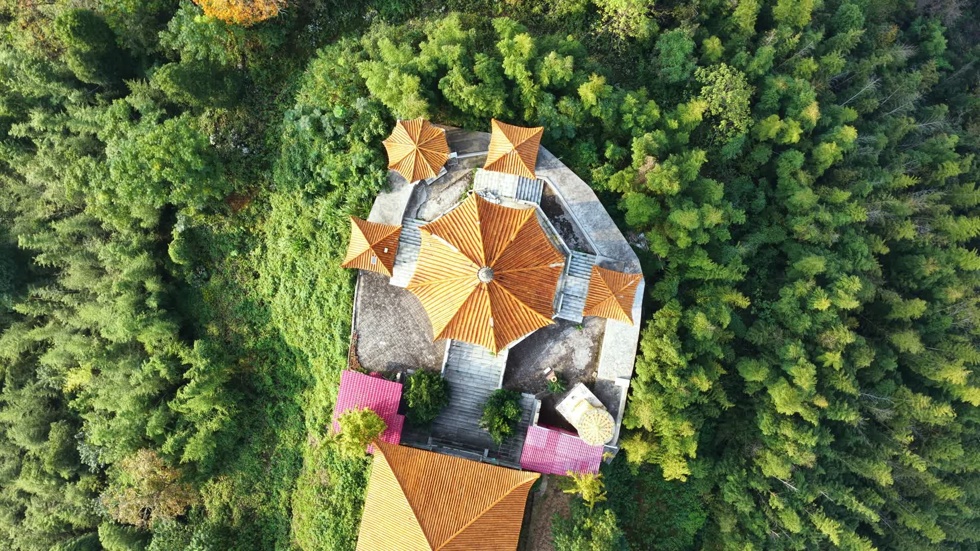 岳阳昆山古寺航拍视频的预览图