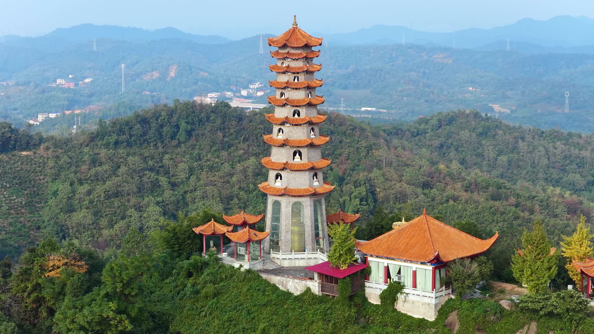 岳阳昆山古寺航拍视频的预览图