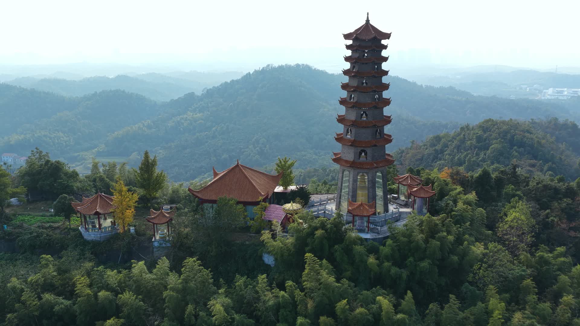 岳阳昆山古寺航拍视频的预览图