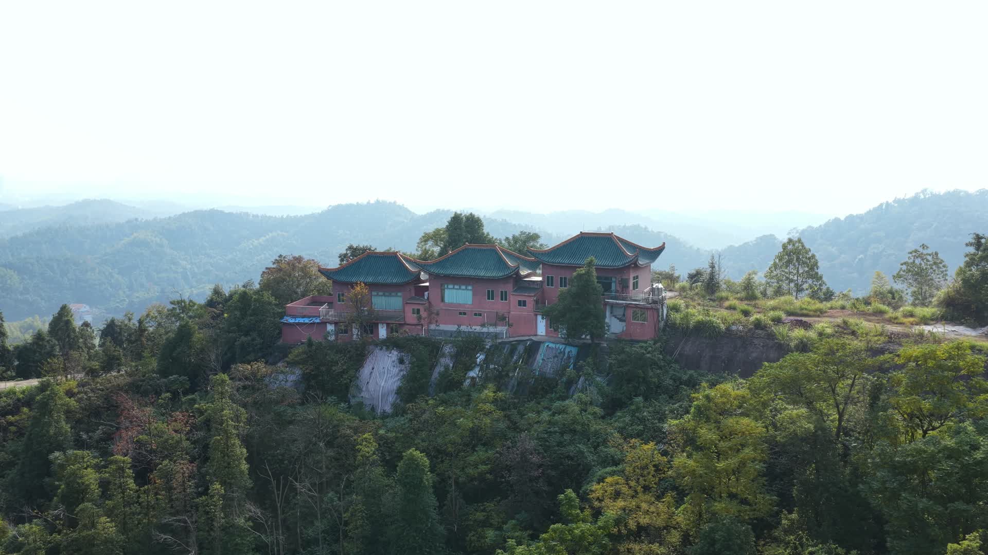 岳阳昆山古寺航拍视频的预览图