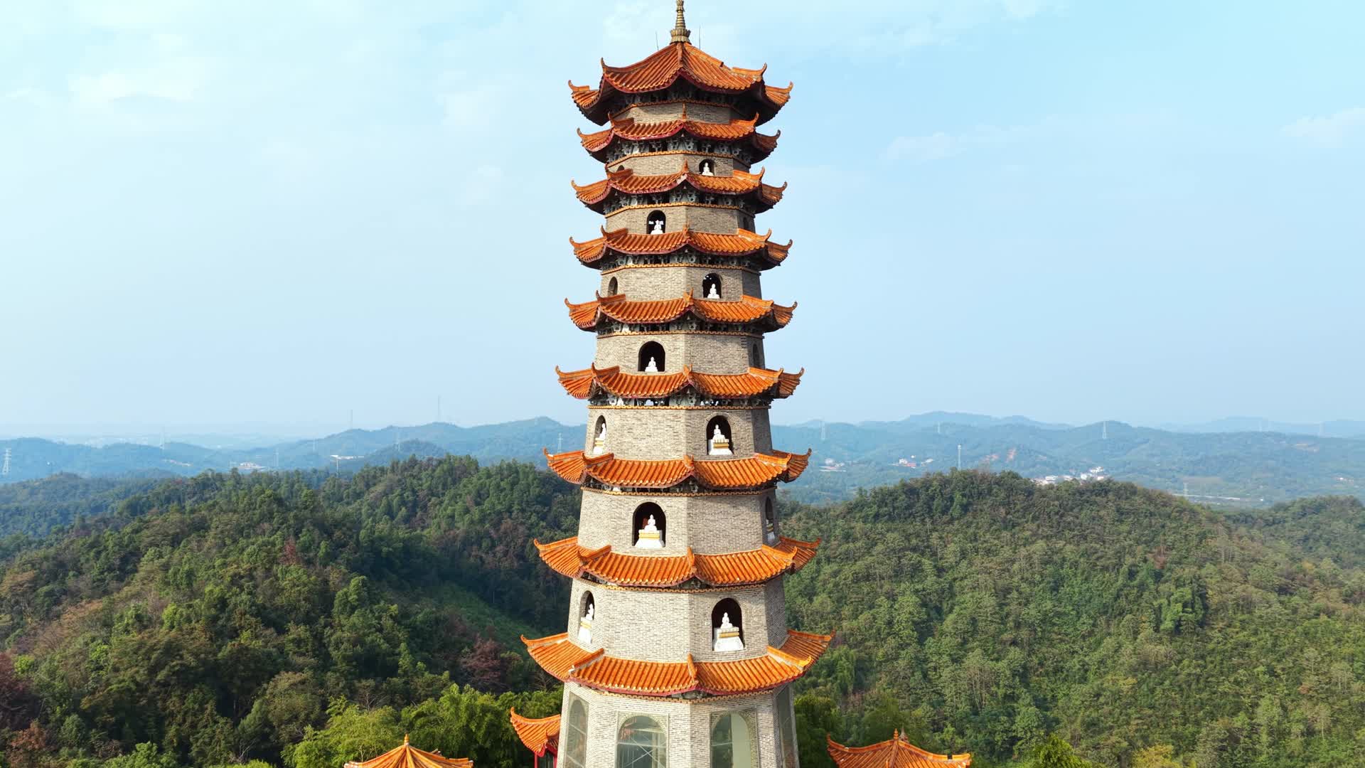 岳阳昆山古寺航拍视频的预览图