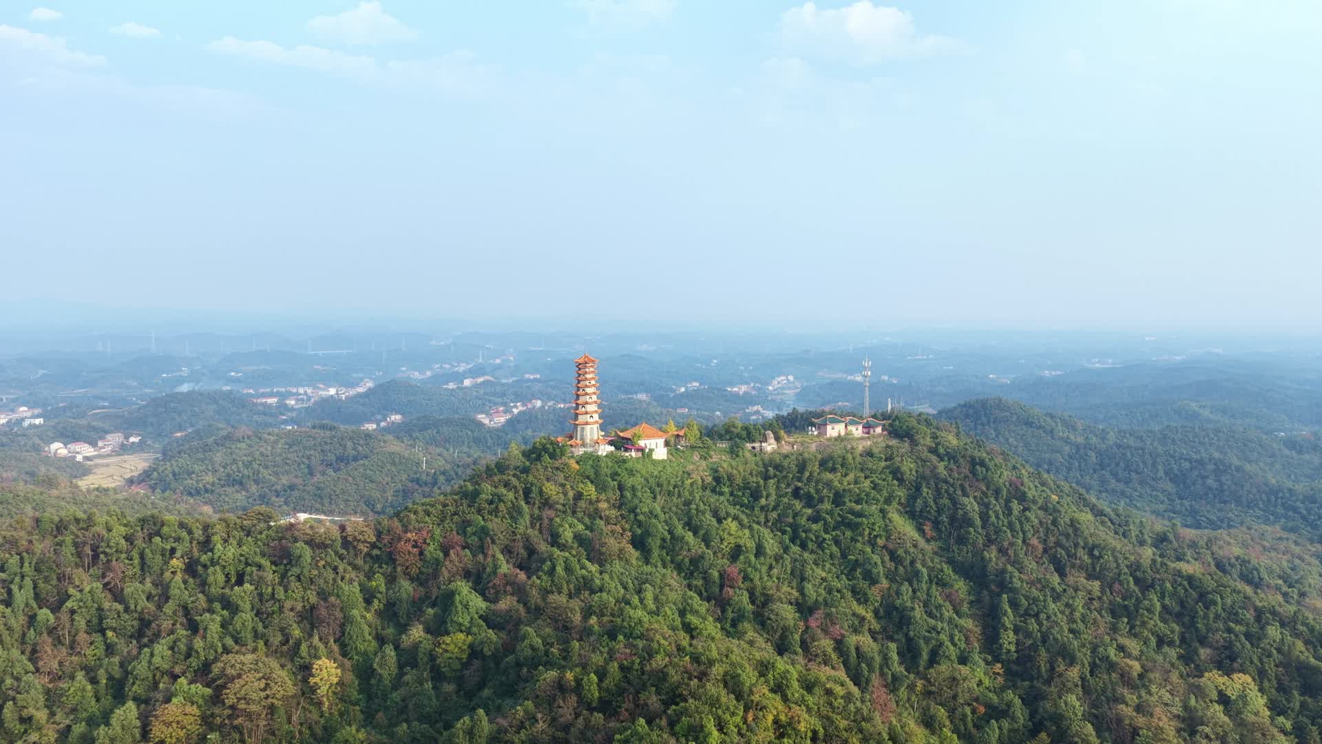 岳阳昆山古寺航拍视频的预览图