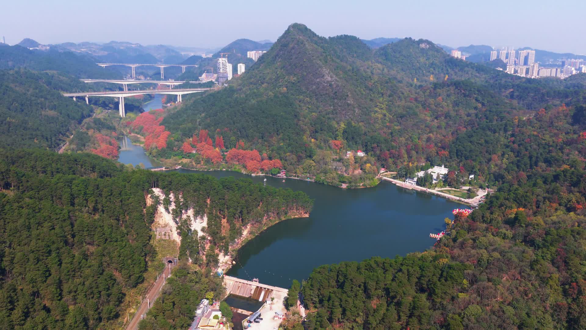 4K贵阳市贵阳黔灵山公园视频的预览图
