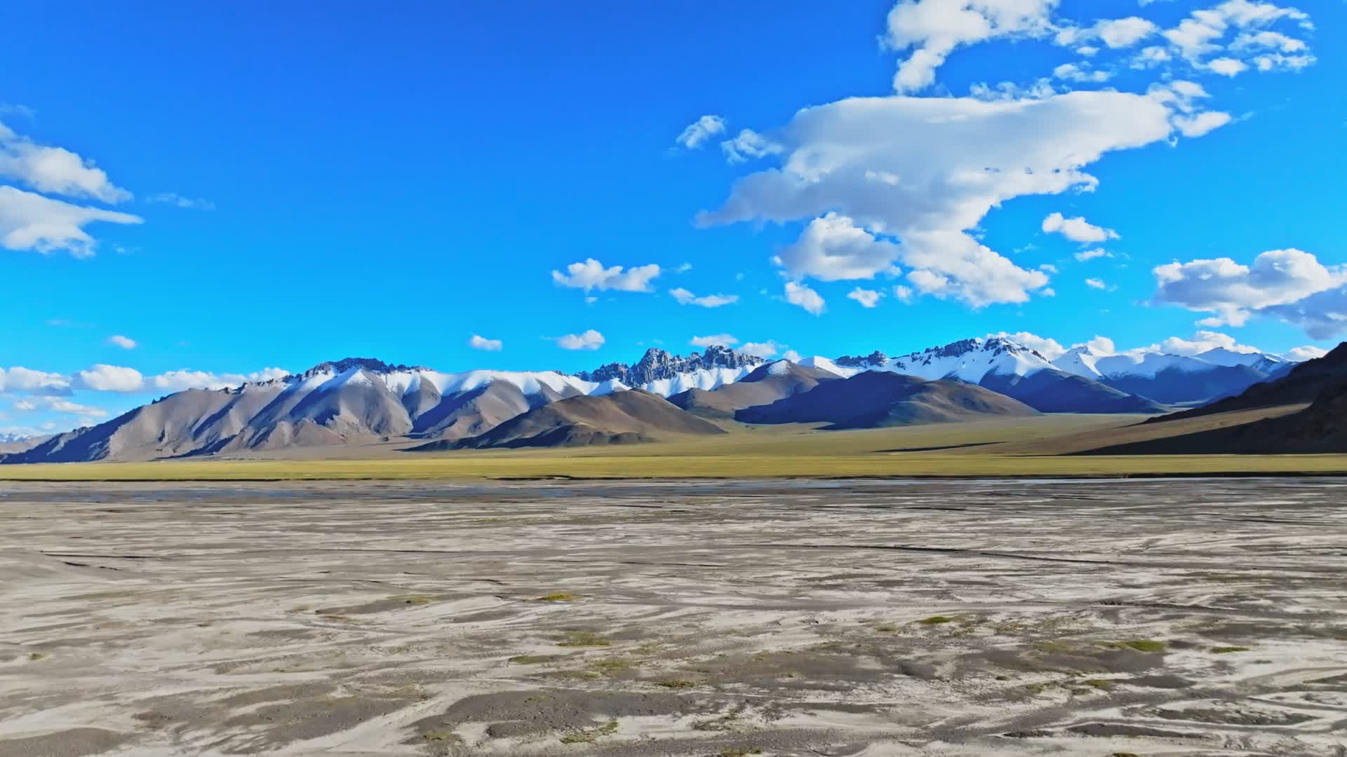 西藏自治区阿里地区日土县多玛乡雪山视频的预览图